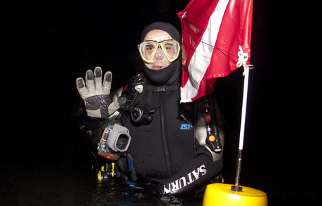 Dive > 2009 > 084 084 20090612 NightDiveBackBeach