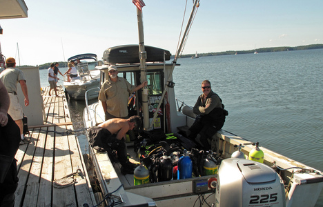 Dive > 2009 > 099 100 20090906 ChamplainSunMorning