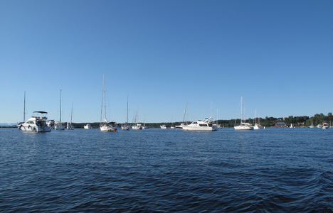 Dive > 2009 > 101 102 20090906 ChamplainSunAfternoon