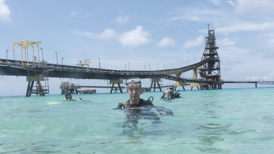 Dive > 2017 > 649 650 20171015 BonSunSaltPierWhiteSlave