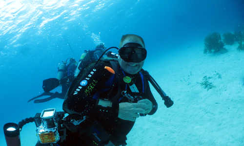 Dive > 2011 > 181 184 20220329 BonaireTue