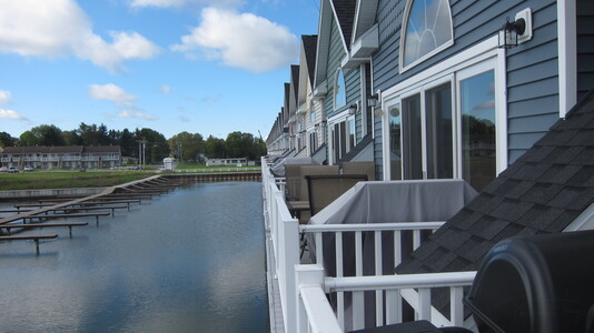 Dive > 2011 > 228 229 20110916 StLawrenceFri