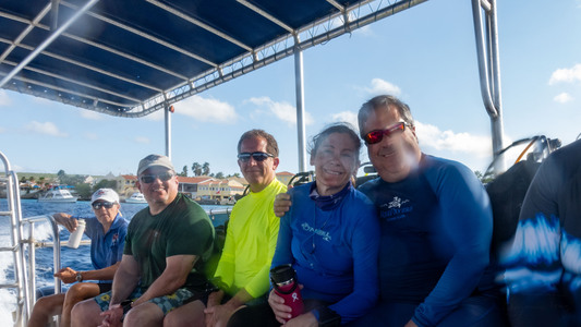 Dive > 2023 > 935 937 20231017 BonTue