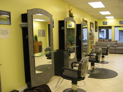 Family > 2006 > 200612 Misc > LinhSalon