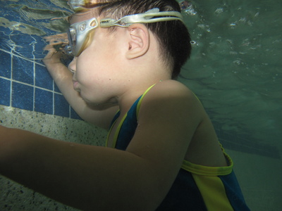 Family > 2009 > 20090926 SwimmingPool