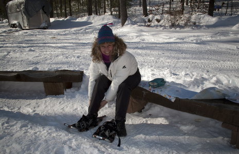 Family > 2009 > 20090125 SnowShoeing