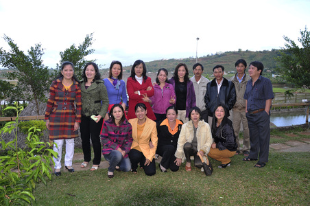 Family > 2009 > 20091206 PleikuClass84