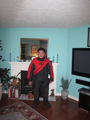 Family > 2011 > 20110211 DrySuit