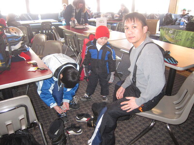 Family > 2011 > 20110219 WinterSkis