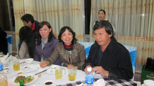 Family > 2011 > 20111218 PleikuReunion