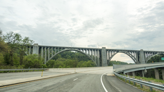 Family > 2016 > 20160507 TuanVisitSatPitt