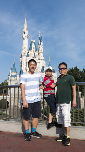 Family > 2017 > 20170405 DW WedMagicKingom