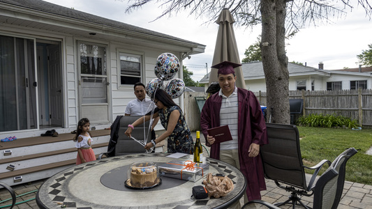 Family > 2020 > 20200609 JasvinGraduation