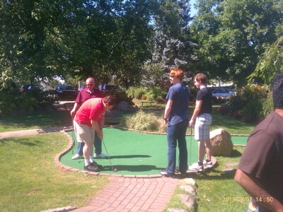 Friends > 19960101 Philips > EVENT PICTURES > Minigolf 7-Aug-2013
